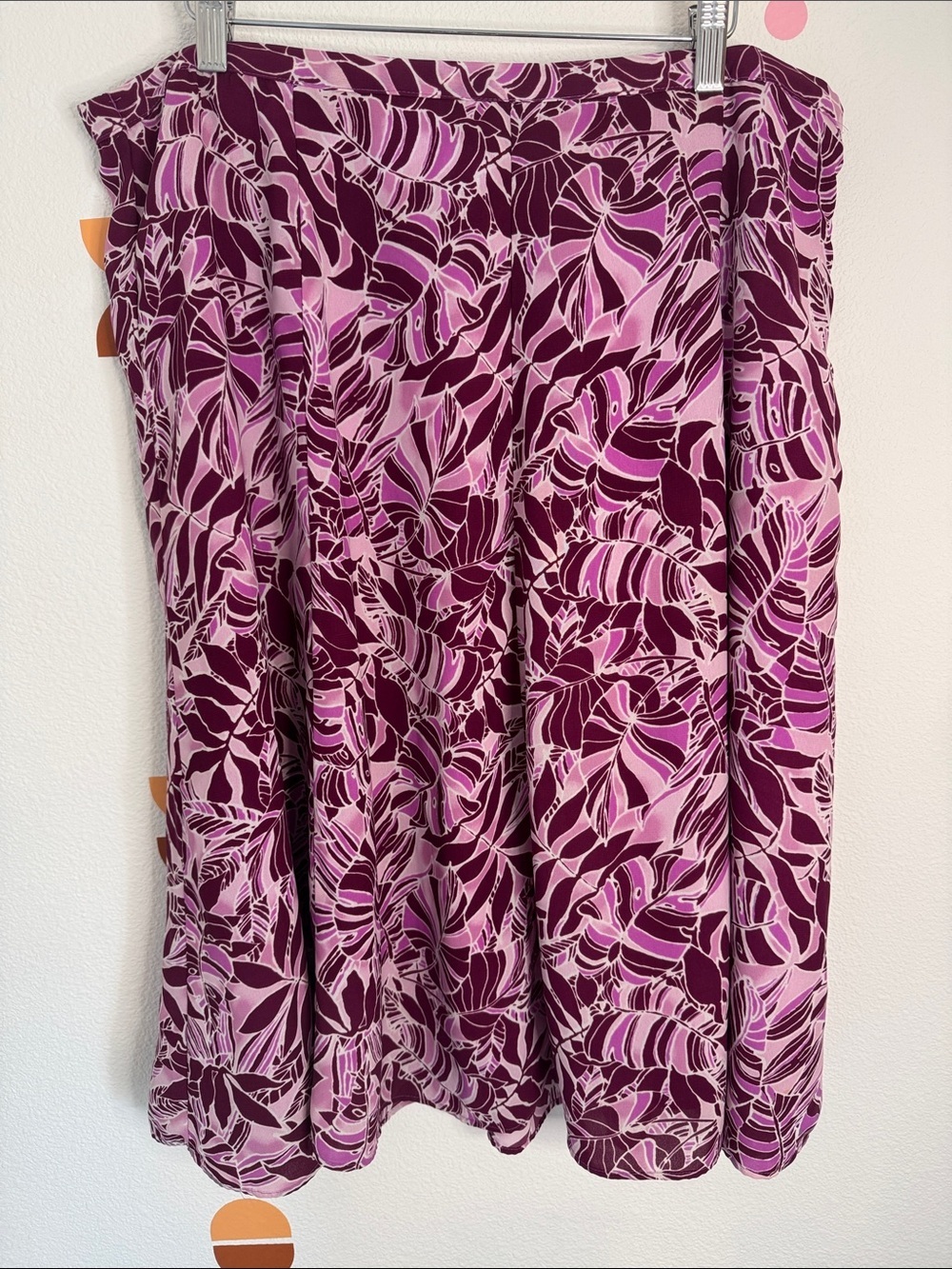 Jaclyn Smith Plum and Pink Botanical Print Skirt N0313